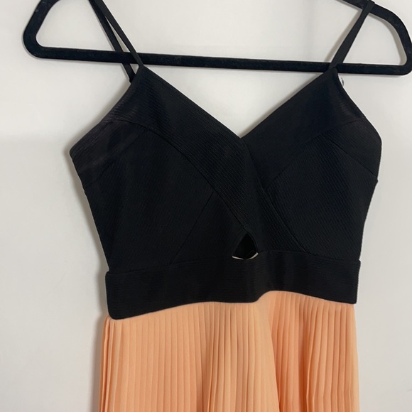 Material Girl Two Tone Strap V Neck Dress Size S - Picture 4 of 8